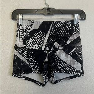 Lululemon Roll Down Boogie Short Static Mist Black White Size 6